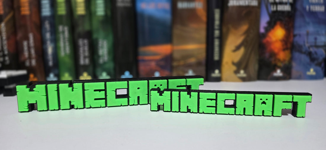 Logo de Minecraft impreso en 3D para decorar un escritorio gaming