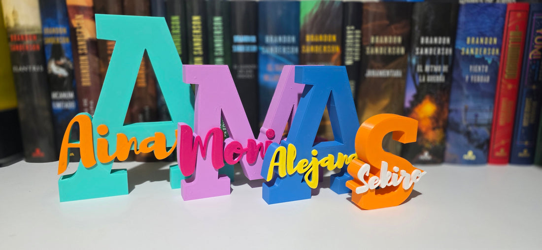Iniciales con nombre personalizado impresas en 3D por 3Dmotion